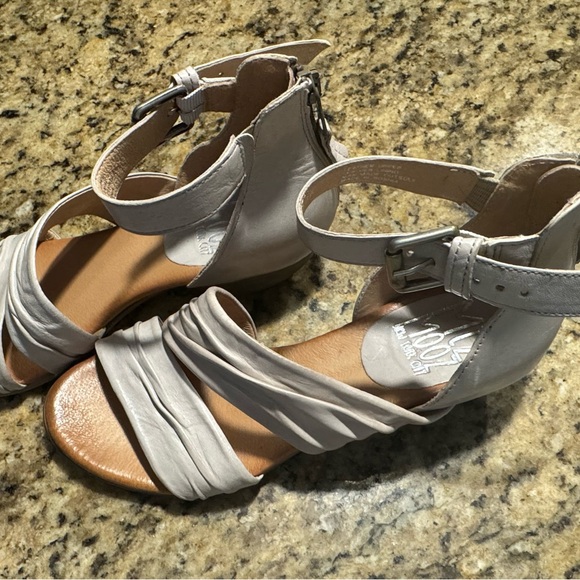 Miz Mooz Short Wedge Heels 38 - Picture 2 of 8